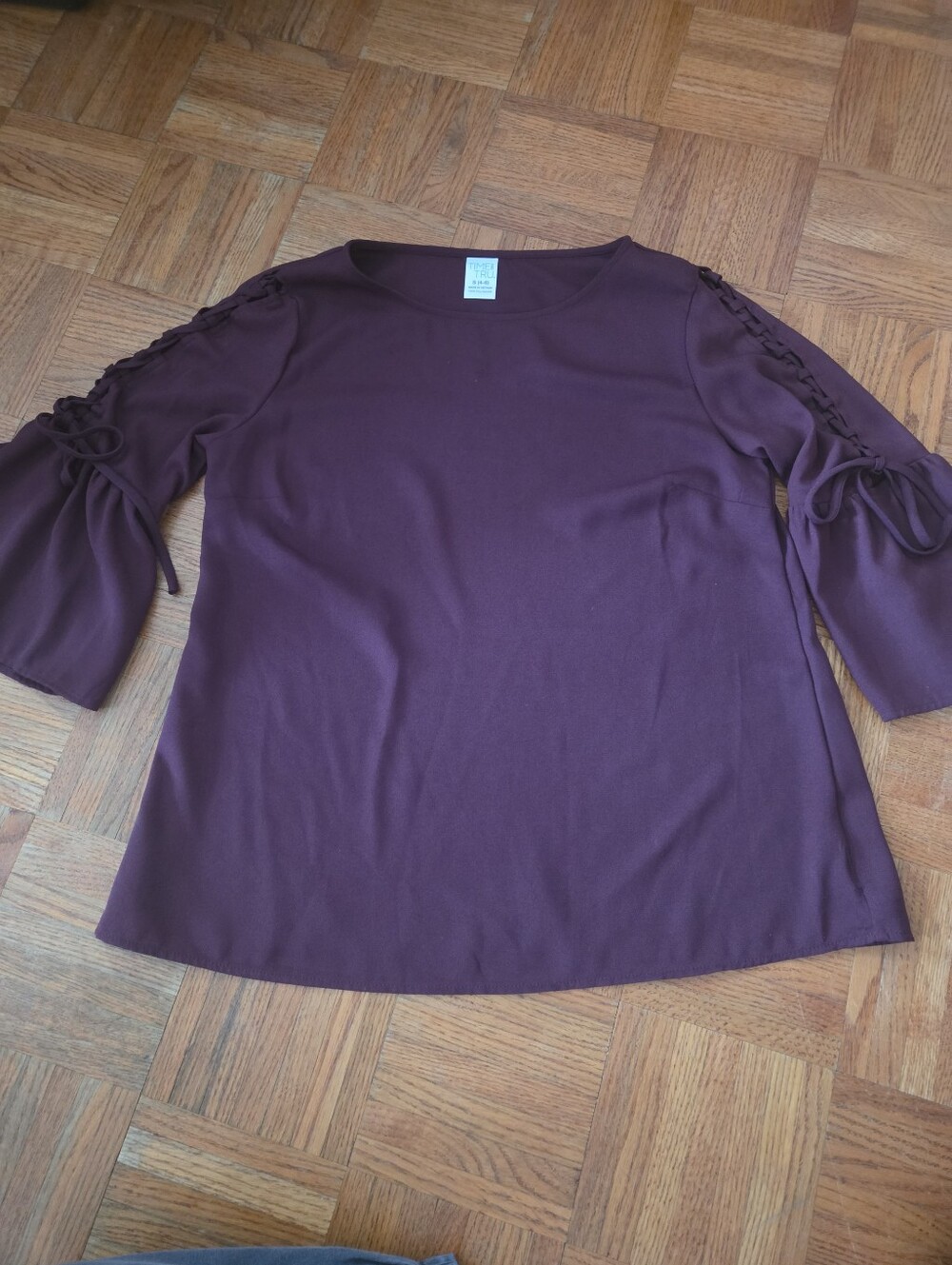 Time and True Women's Burgandy Ruffle Sleeve Top